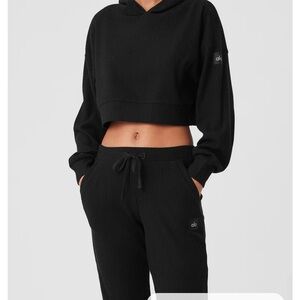 Alo muse hoodie and sweatshirt. Selling as a set. Size small. Very gently worn